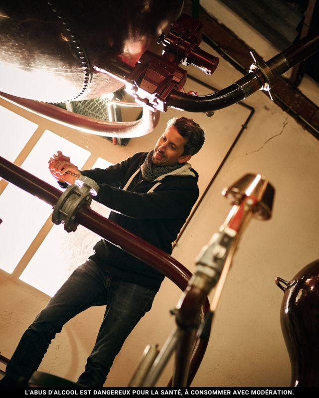 🔥 Ça y est, la distillation commence chez Maison Painturaud Frères ! 

Ce mercredi marque le début d’un long processus : l’élaboration de nos futurs cognacs ! Emmanuel et Jean-Philippe sont aux commandes, orchestrant chaque étape avec soin et précision. L’alambic est en marche, et la distillerie se remplit déjà de ces arômes envoûtants qui annoncent un millésime prometteur. 🥃

Restez connectés, on vous partagera nos aventures en story !

#distillation #cognac #cognaccollection #cognaccollector #spiritueux #spiritueuxfrancais #spirits #grandechampagne #cognaclover #cognaclife #charente #cognacmaville #discovercognac #destinationcognac #igerscognac
